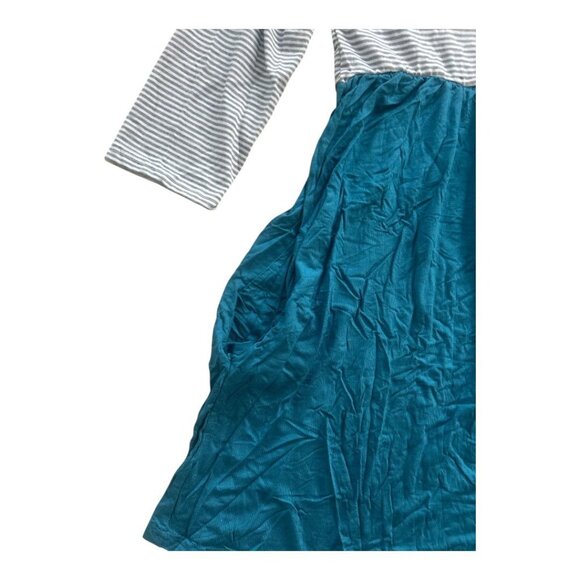 Women's Striped Casual Round Neck Knitted Dress - Picture 3 of 6